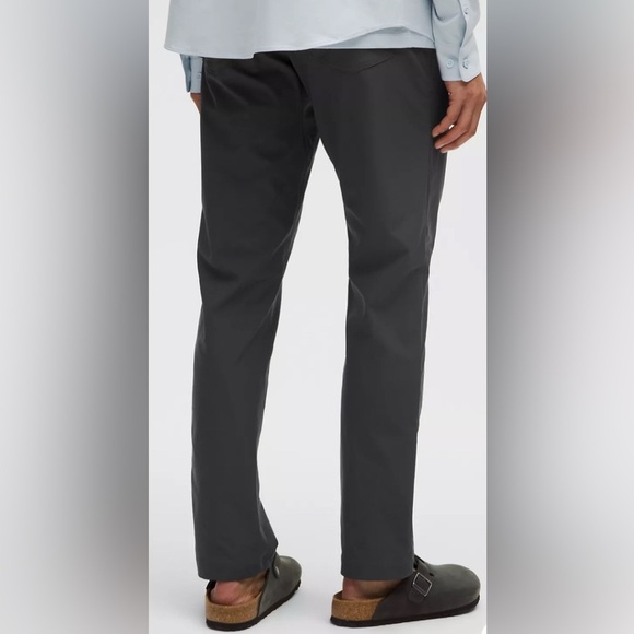 Lululemon ABC Pant Classic 28” in Obsidian. Men’s Size 38 x 28. - Picture 4 of 10